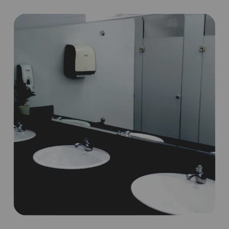 Remodelación y remozamiento de baños INTEC