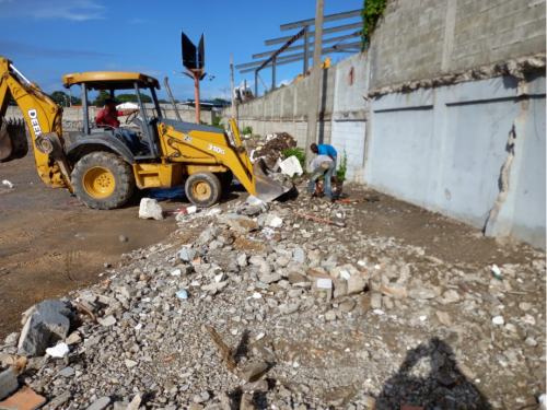 DEMOLICIÓN-DE-VIGA-Y-SUPERFICIE-DE-HORMIGÓN-BOTE-DE-ESCOMBROS-Y-LIMPIEZA-5