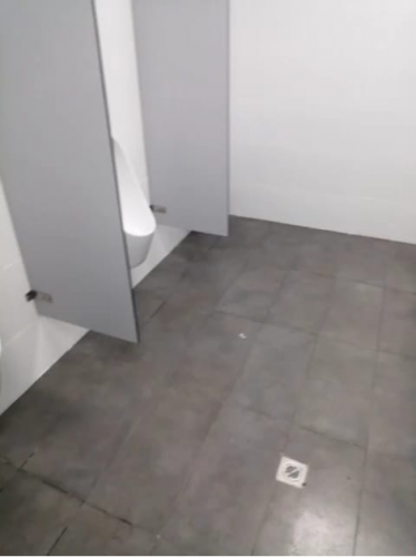 Remodelación-y-remozamiento-de-baños-INTEC-hombre